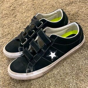 One star converse with Velcro straps